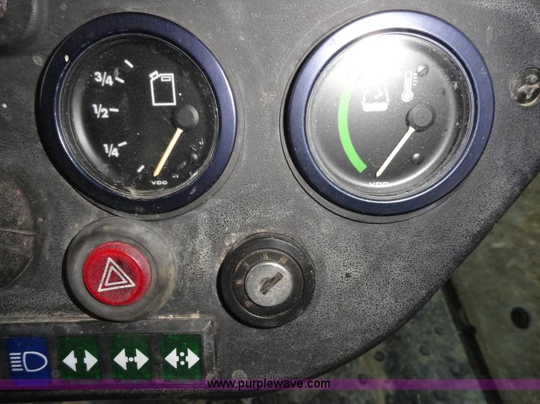 image for item H9021 1988 Deutz Allis 6275 MFWD tractor