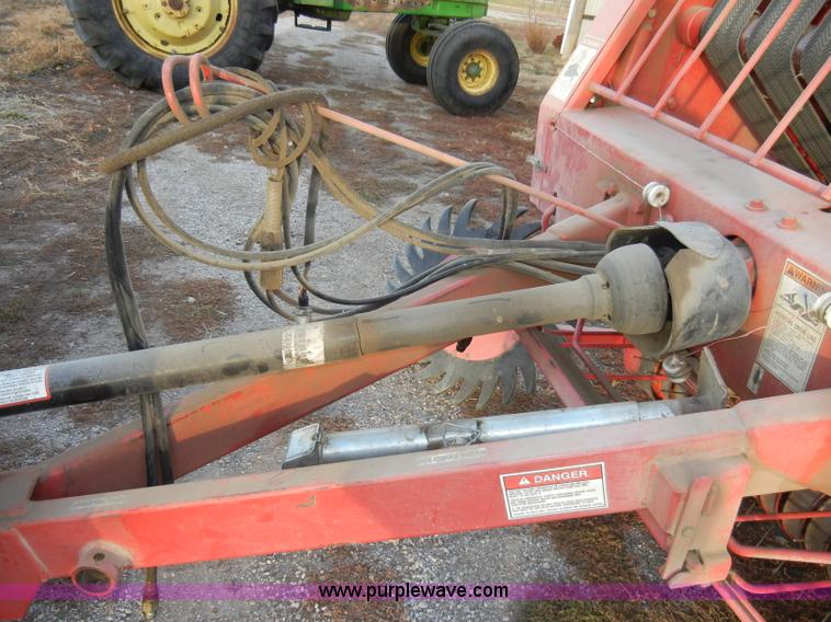 image for item H9088 Gehl TDC 1875 round baler