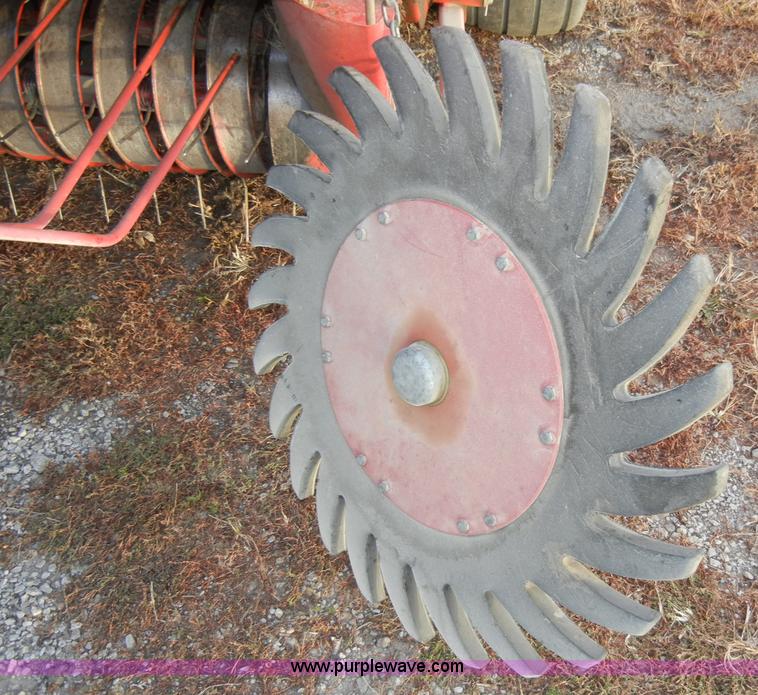 image for item H9088 Gehl TDC 1875 round baler