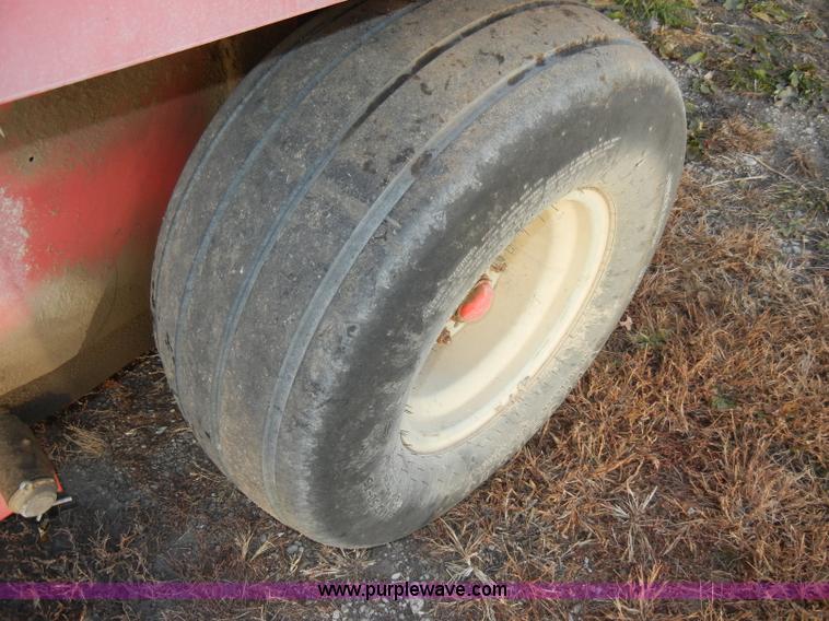 image for item H9088 Gehl TDC 1875 round baler