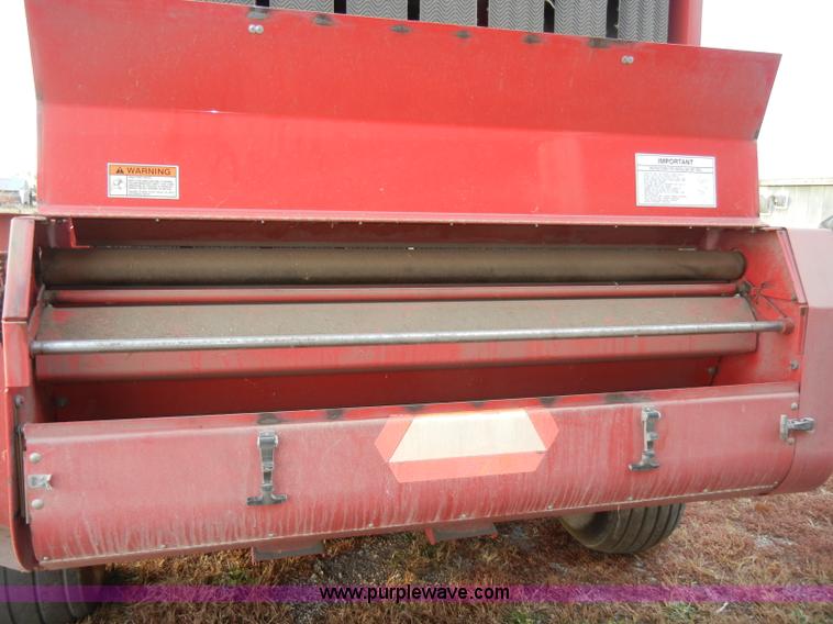 image for item H9088 Gehl TDC 1875 round baler