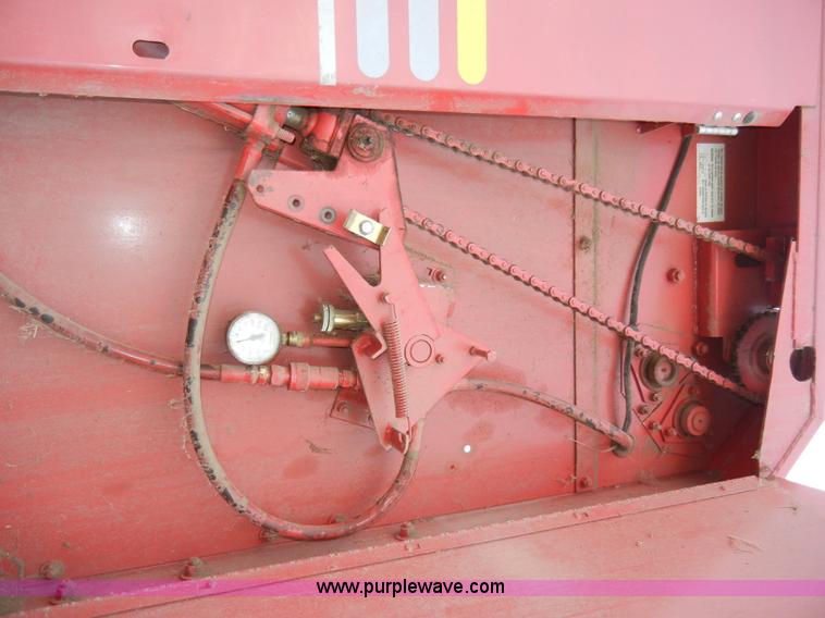 image for item H9088 Gehl TDC 1875 round baler