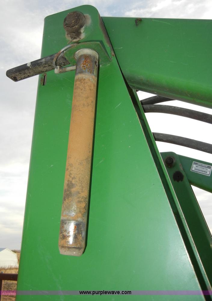 image for item H9089 John Deere 725 loader with bucket and bale spear