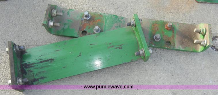 image for item H9089 John Deere 725 loader with bucket and bale spear