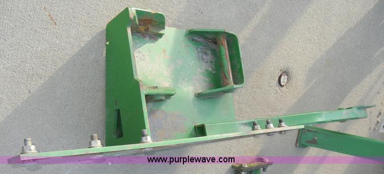 image for item H9089 John Deere 725 loader with bucket and bale spear