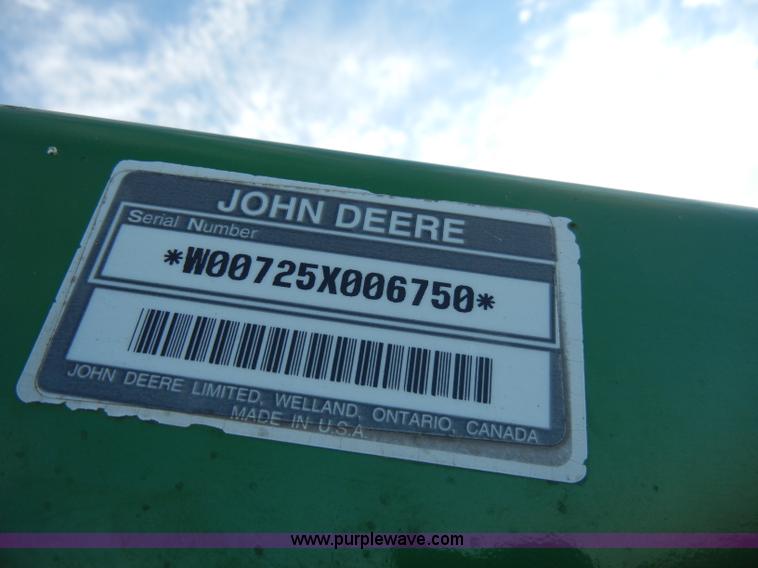 image for item H9089 John Deere 725 loader with bucket and bale spear