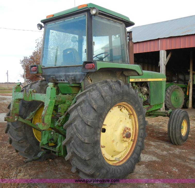 image for item H9090 1976 John Deere 4630 tractor