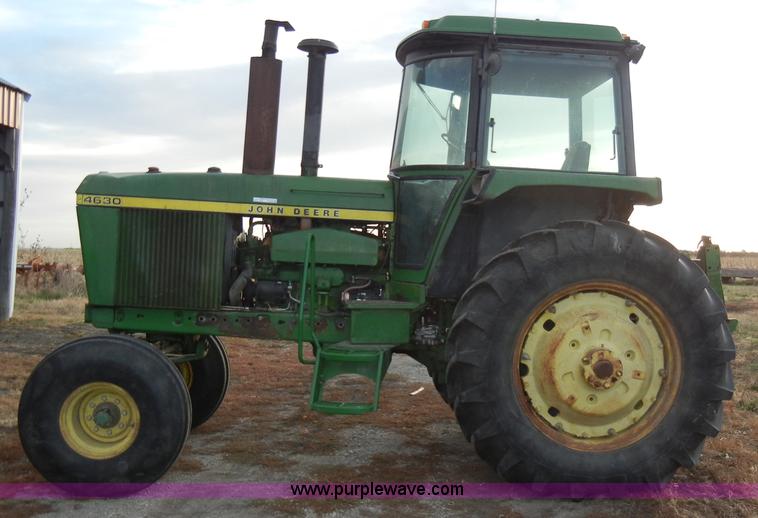 image for item H9090 1976 John Deere 4630 tractor