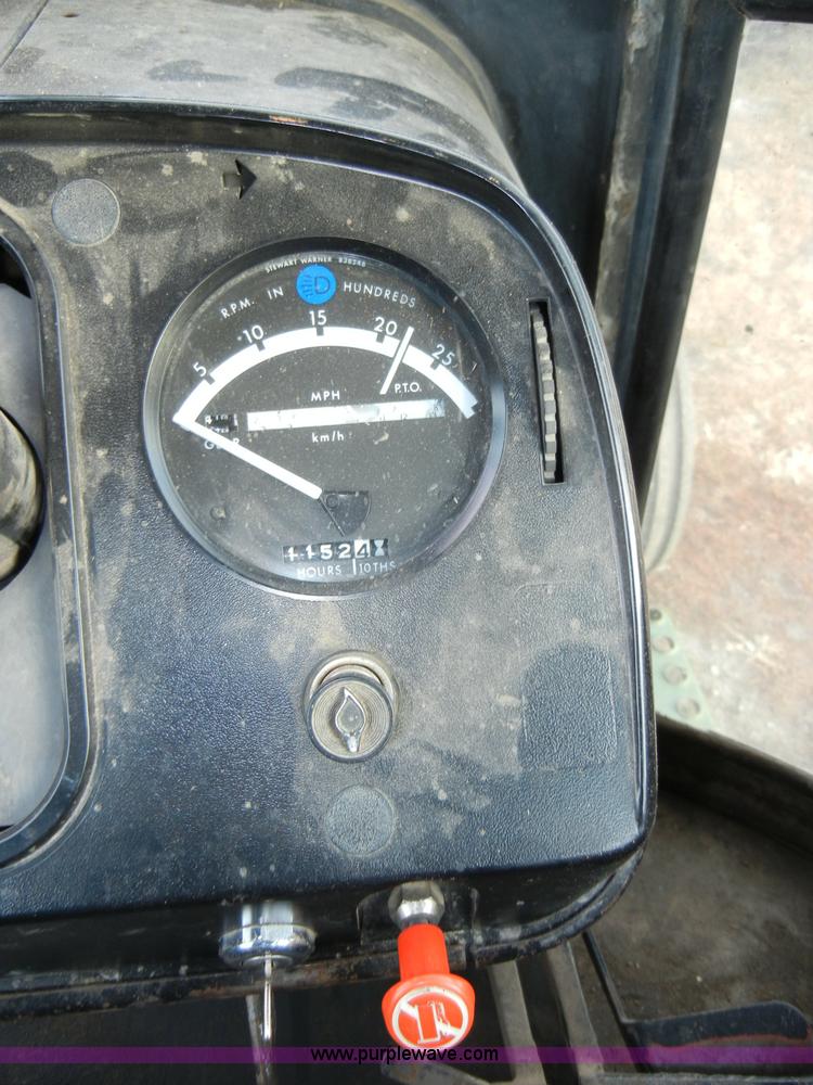 image for item H9090 1976 John Deere 4630 tractor