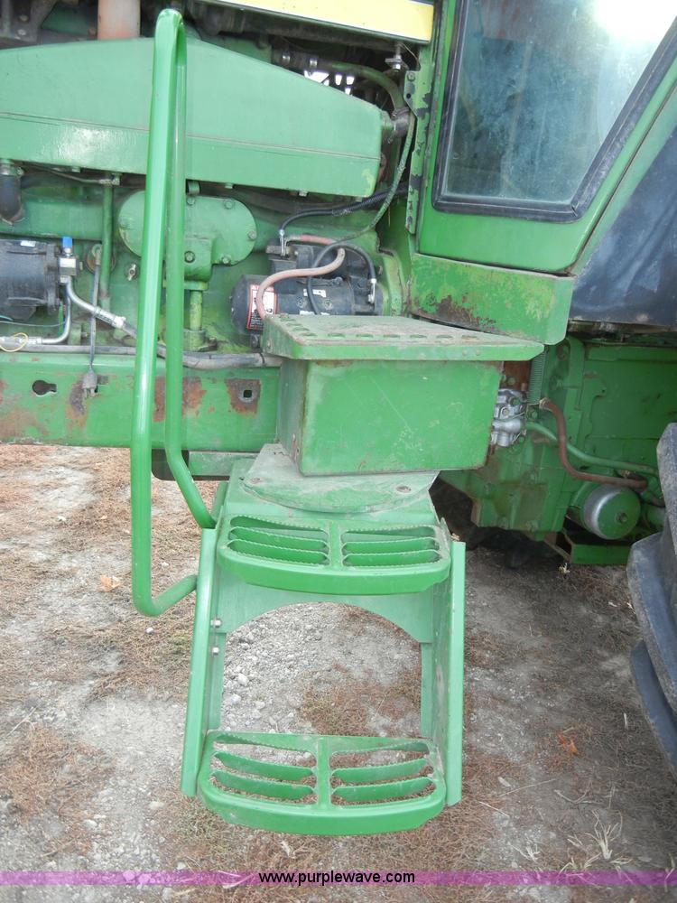 image for item H9090 1976 John Deere 4630 tractor