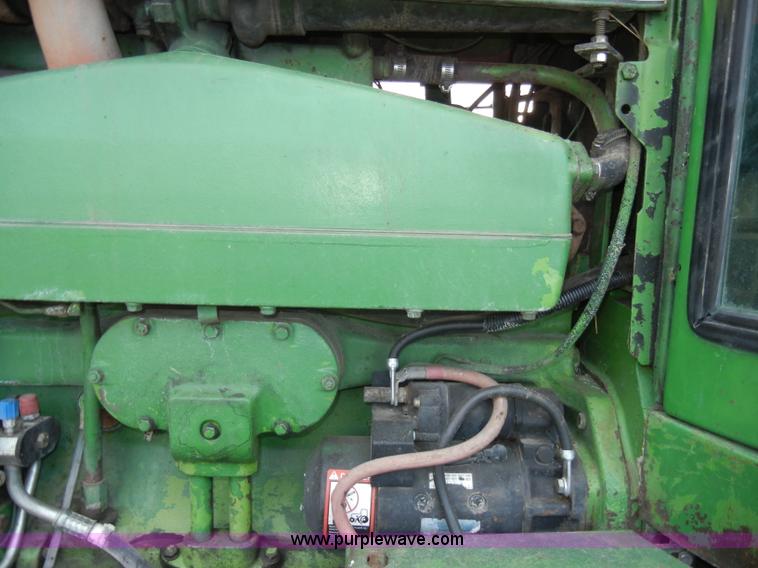 image for item H9090 1976 John Deere 4630 tractor