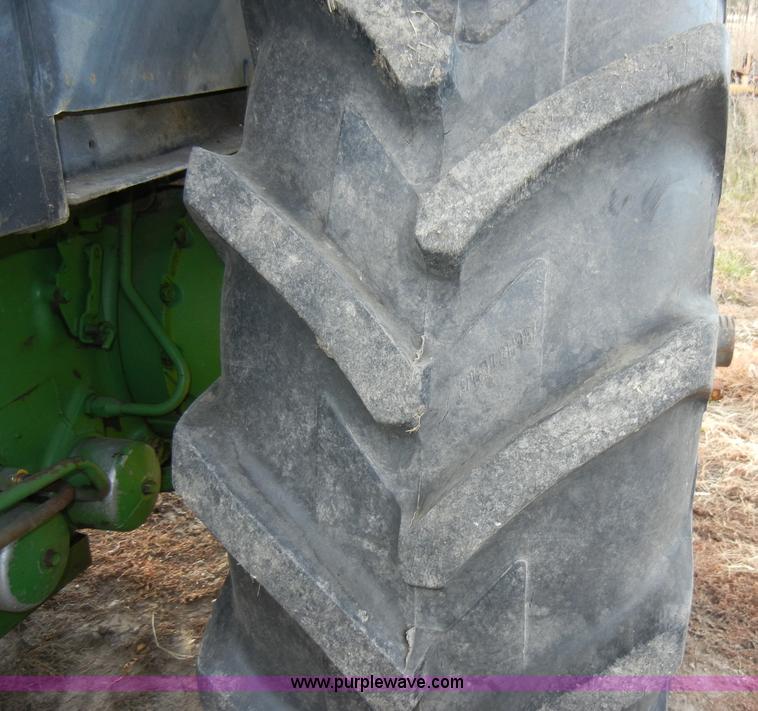 image for item H9090 1976 John Deere 4630 tractor