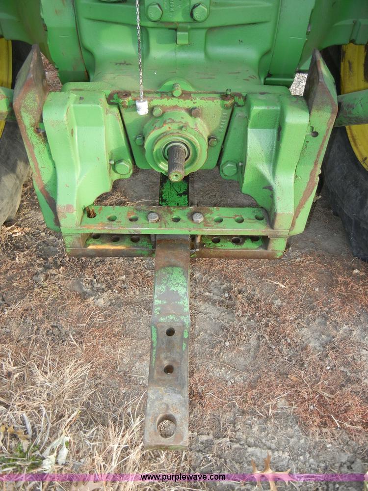 image for item H9090 1976 John Deere 4630 tractor