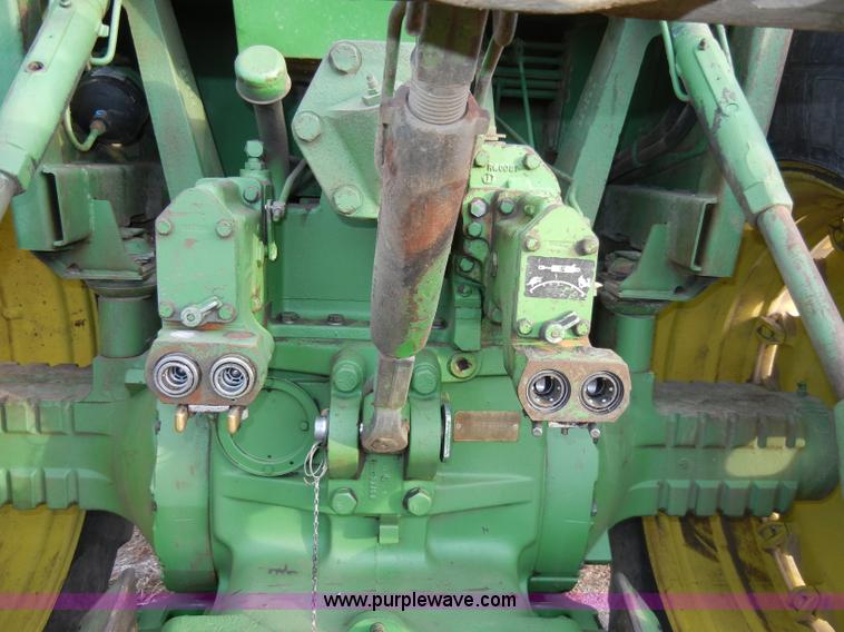 image for item H9090 1976 John Deere 4630 tractor
