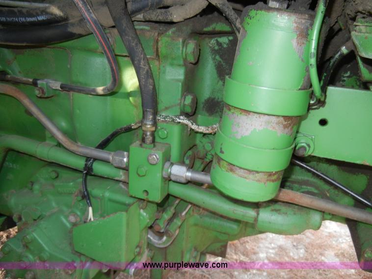 image for item H9090 1976 John Deere 4630 tractor
