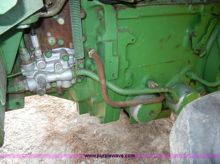 image for item H9090 1976 John Deere 4630 tractor