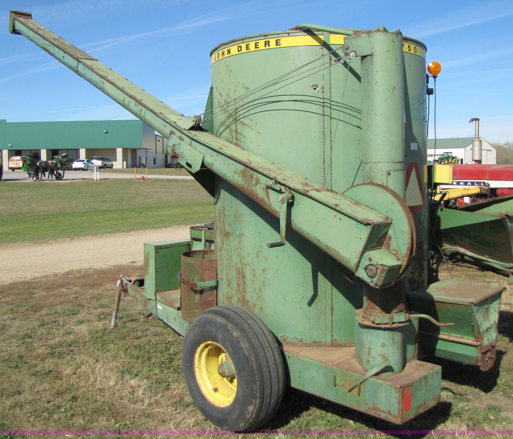 John Deere 750 grinder/mixer in Baldwin City, KS Item C9545 sold