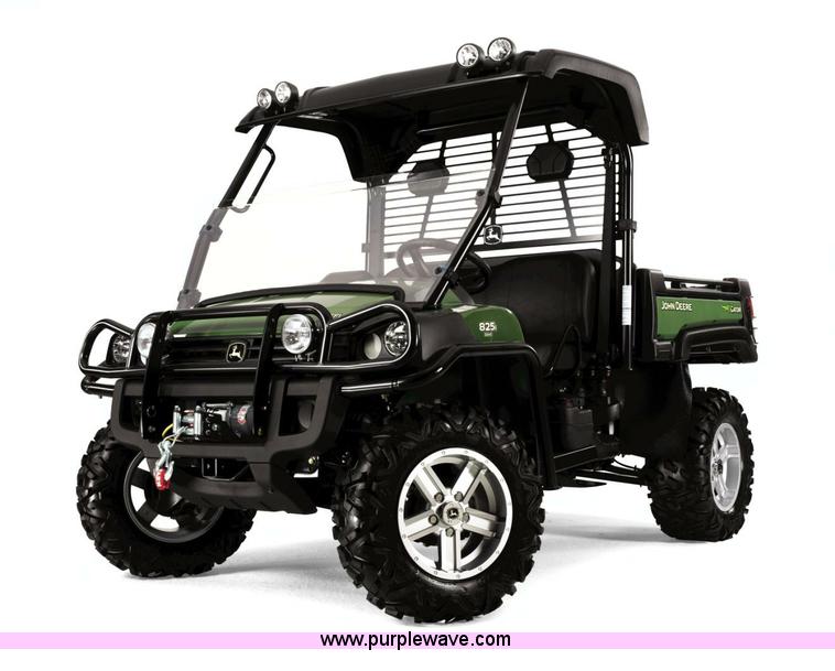 image for item A1362 John Deere Gator XUV 825i
