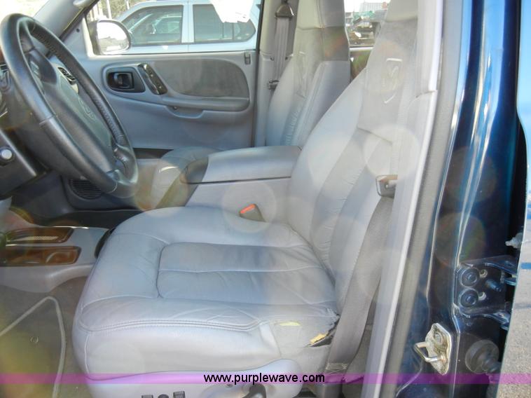 image for item A3315 1999 Dodge Durango SLT SUV