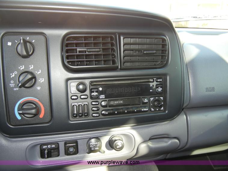 image for item A3315 1999 Dodge Durango SLT SUV