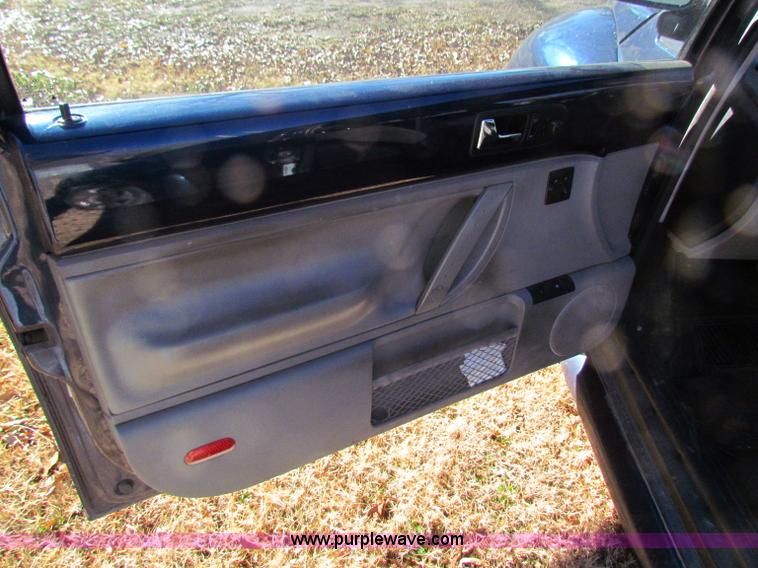 image for item A3510 2000 Volkswagen New Beetle TDI