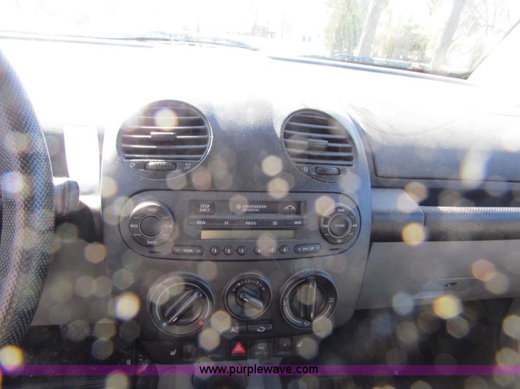 image for item A3510 2000 Volkswagen New Beetle TDI