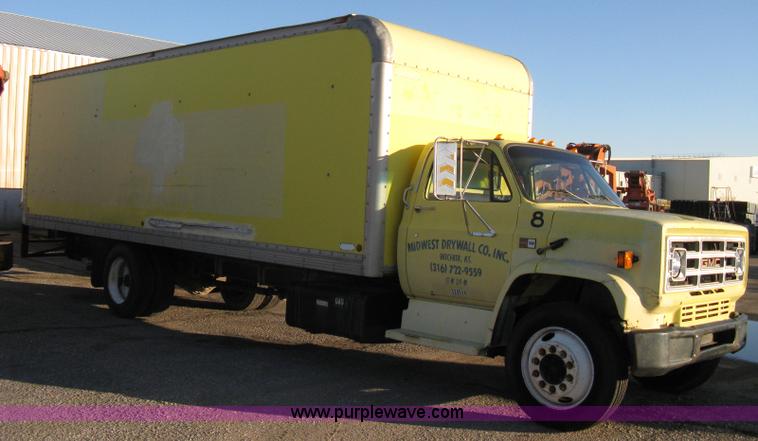 image for item A4424 1987 GMC Sierra C7000 box truck