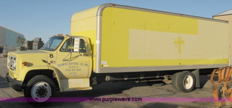 image for item A4424 1987 GMC Sierra C7000 box truck