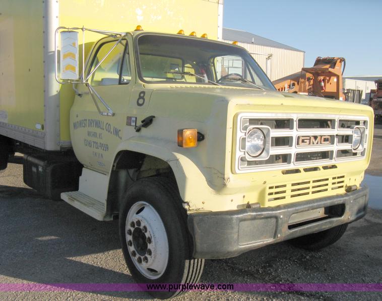 image for item A4424 1987 GMC Sierra C7000 box truck