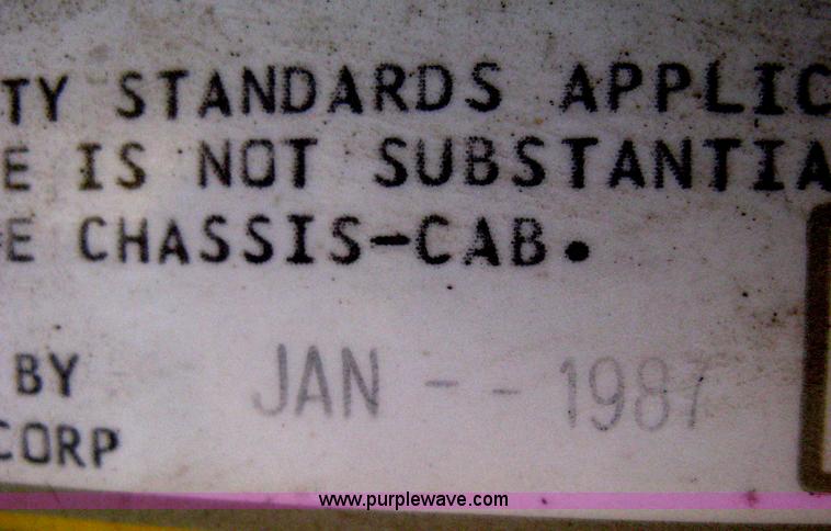 image for item A4424 1987 GMC Sierra C7000 box truck