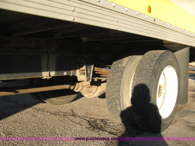 image for item A4424 1987 GMC Sierra C7000 box truck