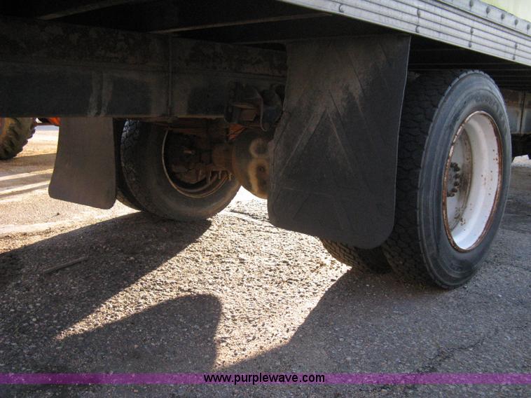 image for item A4424 1987 GMC Sierra C7000 box truck