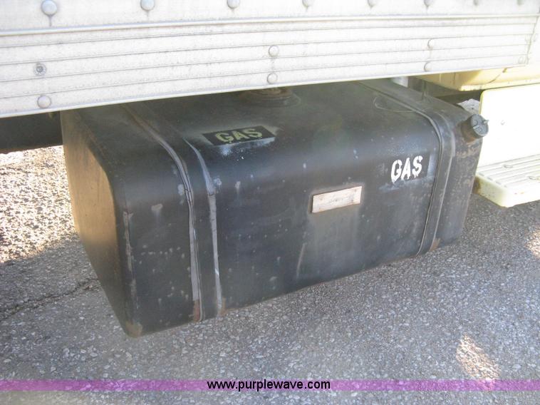 image for item A4424 1987 GMC Sierra C7000 box truck