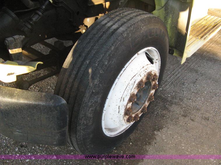 image for item A4424 1987 GMC Sierra C7000 box truck