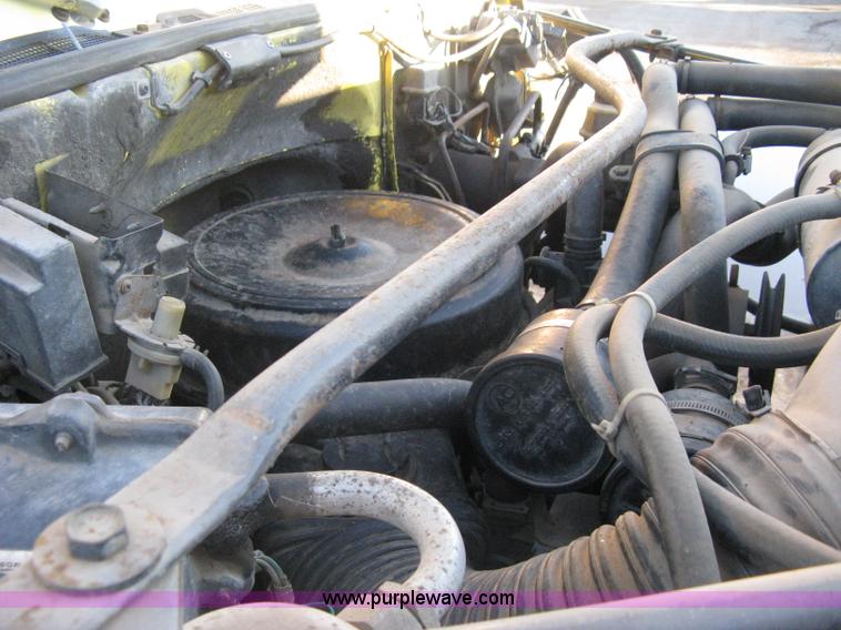 image for item A4424 1987 GMC Sierra C7000 box truck