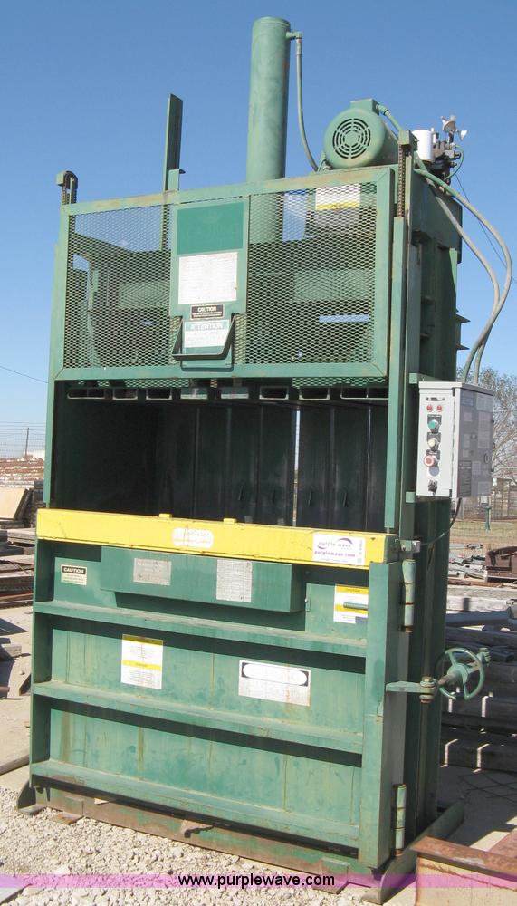 image for item A4460 1997 Load King 1003910 vertical cardboard baler