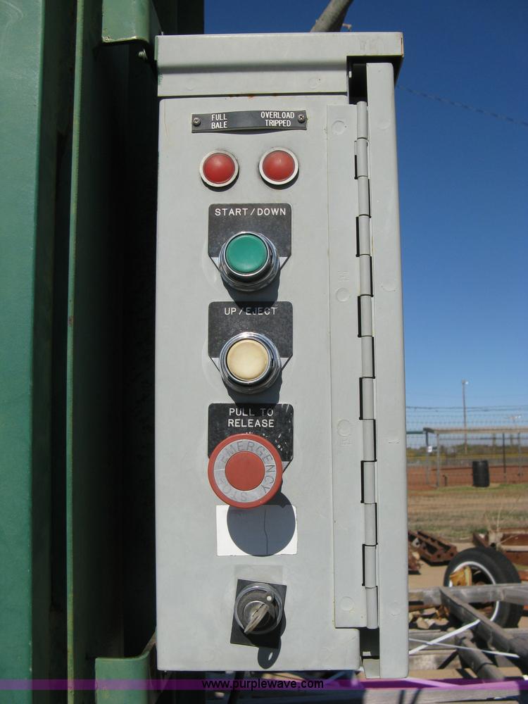 image for item A4460 1997 Load King 1003910 vertical cardboard baler