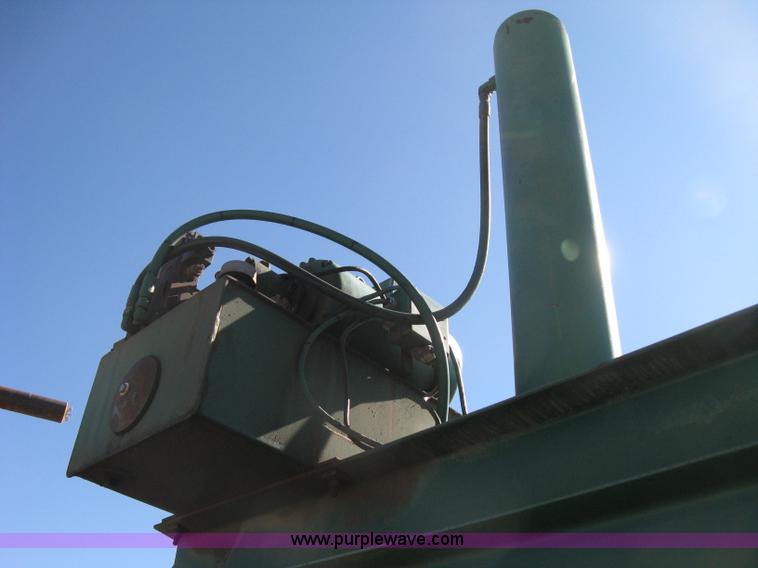 image for item A4460 1997 Load King 1003910 vertical cardboard baler