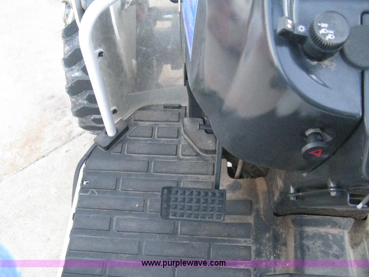 image for item A4477 2008 Bobcat CT230  loader tractor