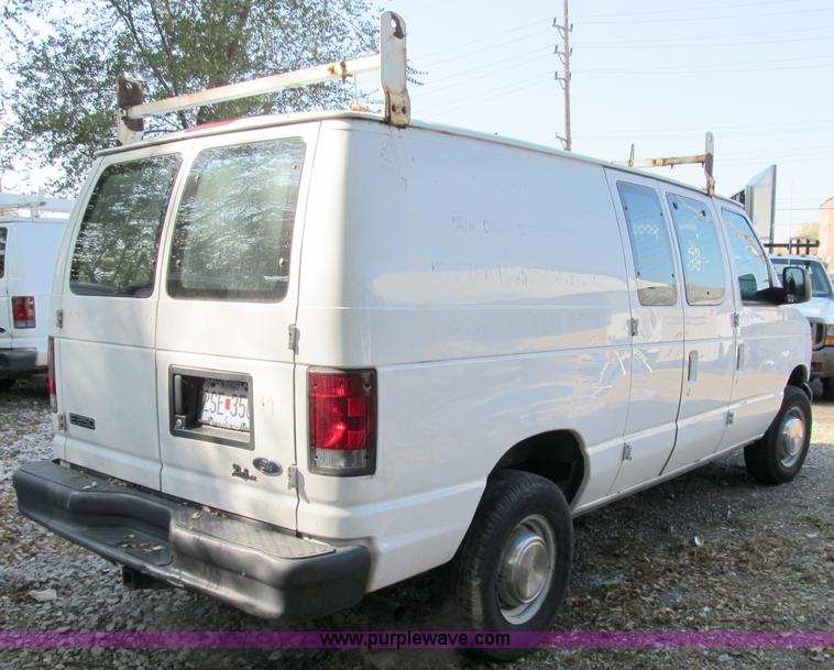 image for item B2524 2004 Ford Econoline E250 service van