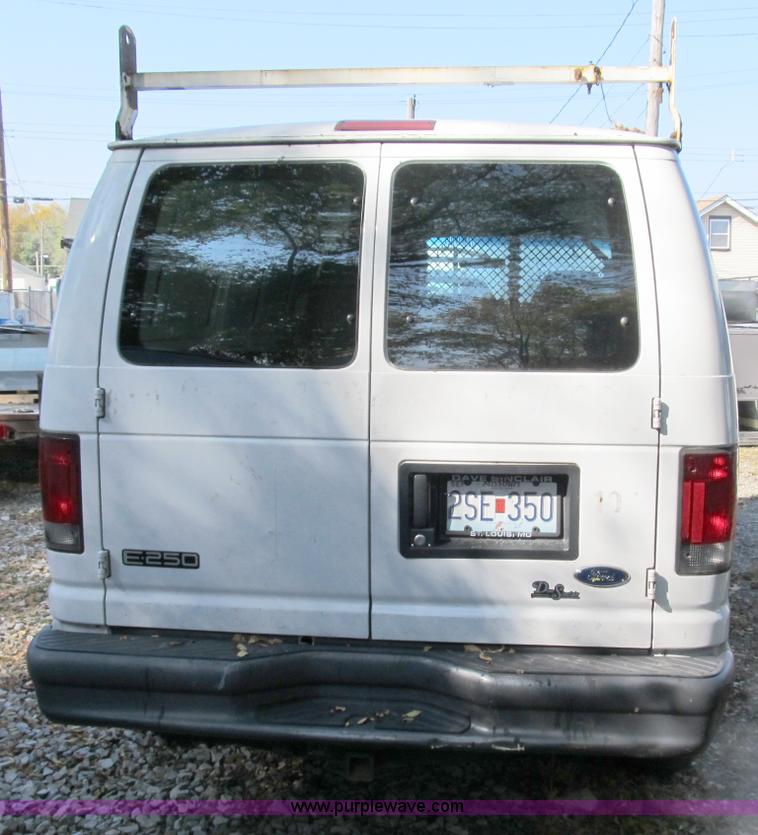 image for item B2524 2004 Ford Econoline E250 service van