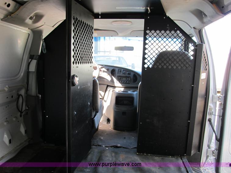 image for item B2524 2004 Ford Econoline E250 service van