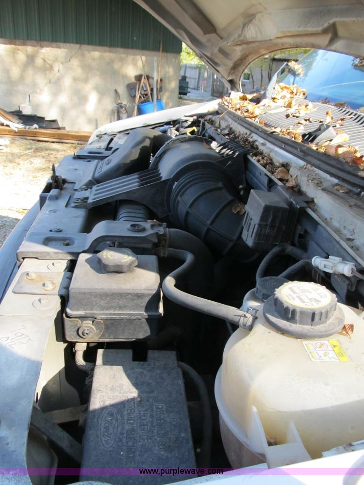 image for item B2524 2004 Ford Econoline E250 service van