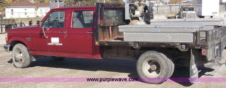 image for item B5061 1996 Ford F350 XLT crew cab pickup truck