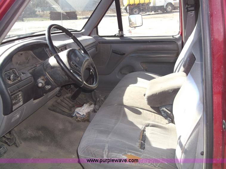 image for item B5061 1996 Ford F350 XLT crew cab pickup truck