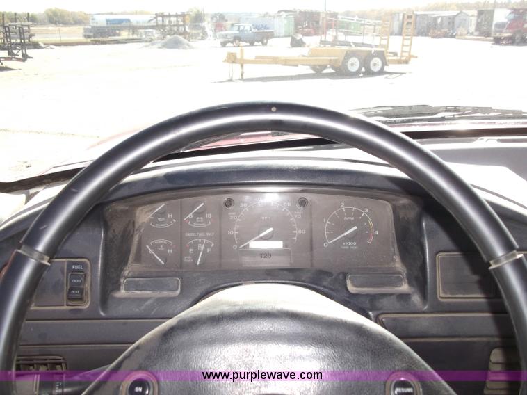 image for item B5061 1996 Ford F350 XLT crew cab pickup truck