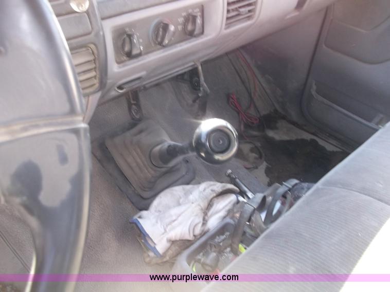 image for item B5061 1996 Ford F350 XLT crew cab pickup truck