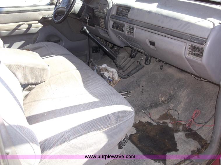 image for item B5061 1996 Ford F350 XLT crew cab pickup truck