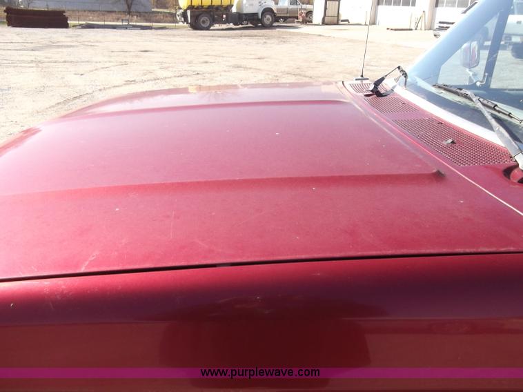 image for item B5061 1996 Ford F350 XLT crew cab pickup truck