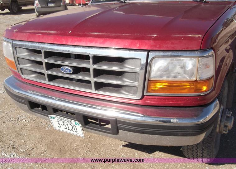 image for item B5061 1996 Ford F350 XLT crew cab pickup truck
